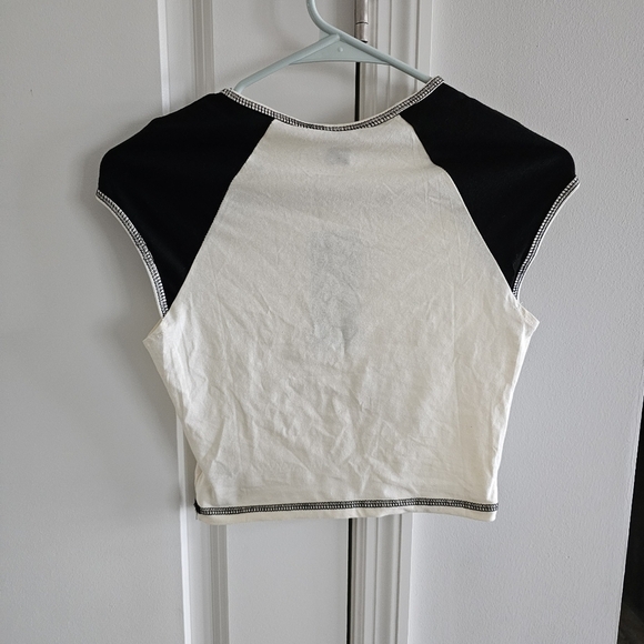 Shein Coolane Figure & Letter Graphic Raglan Sleeve Crop Tee - Picture 5 of 7
